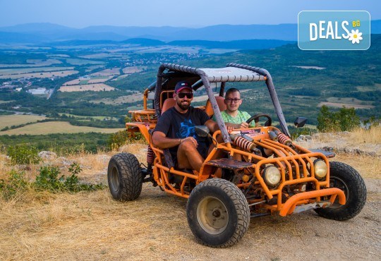 Офроуд разходка с бъги! Адреналин и смайващи гледки по неравните склонове на Арбанаси и Вековният Търновград, от ХилВил - Снимка 5