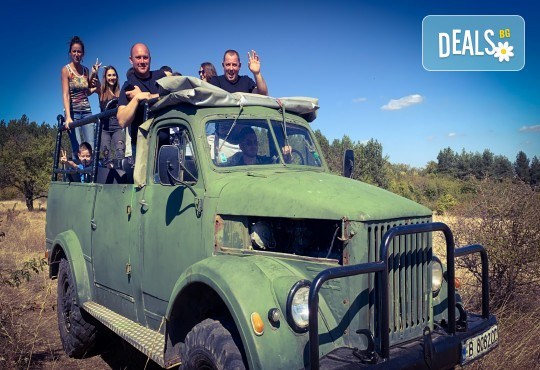 За търсачите на интересни преживявания и адреналин! Офроуд разходка със сафари автобус, със специално модифициран бус ГАЗ в местностите около Велико Търново, от ХилВил - Снимка 1