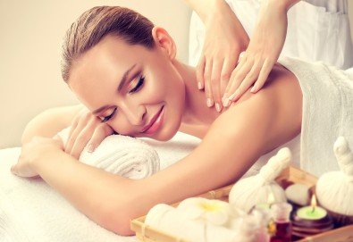 90 минутен дамски пакет Дива Роза - китайски козметичен и точков масаж на лице, шия деколте и грижа за ръце в център GreenHealth - Снимка