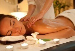 Болкоуспокояващ масаж на цяло тяло с 100% чисто топло масло от маслина и гроздови семенца + масаж на скалп и рефлексология на ходила 70 минути в Dimitrova Beauty - Снимка