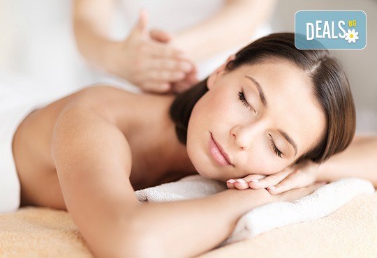 Дълбокотъканен масаж на гръб, врат, рамене и кръст с магнезиево масло в Салон за красота Вили - Снимка 1