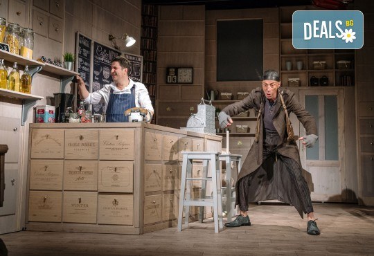 Гледайте Асен Блатечки и Малин Кръстев в постановката Зимата на нашето недоволство на 10-ти юни (петък) в Малък градски театър Зад канала - Снимка 15