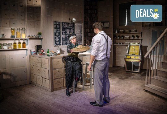 Гледайте Асен Блатечки и Малин Кръстев в постановката Зимата на нашето недоволство на 10-ти юни (петък) в Малък градски театър Зад канала - Снимка 10