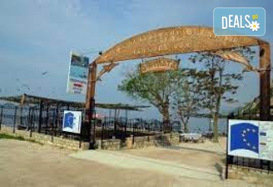 Мини почивка на Северното Черноморие! 2 нщувки, закуски, посещение на Нос Калиакра, Мидената Ферма Дълбока, Аладжа манастир, плаж и транспорт от Рикотур - Снимка 5