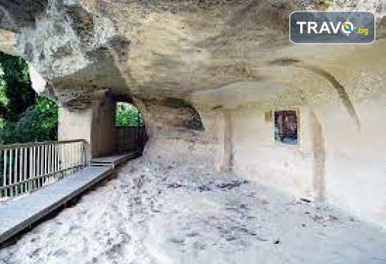 Мини почивка на Северното Черноморие! 2 нщувки, закуски, посещение на Нос Калиакра, Мидената Ферма Дълбока, Аладжа манастир, плаж и транспорт от Рикотур - Снимка 9