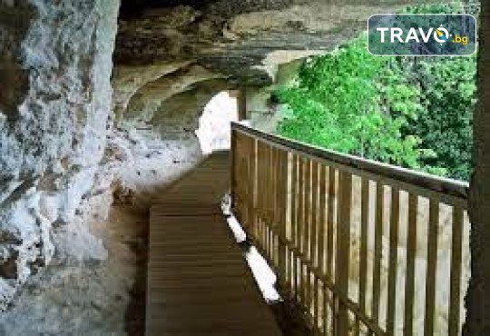 Мини почивка на Северното Черноморие! 2 нщувки, закуски, посещение на Нос Калиакра, Мидената Ферма Дълбока, Аладжа манастир, плаж и транспорт от Рикотур - Снимка 10