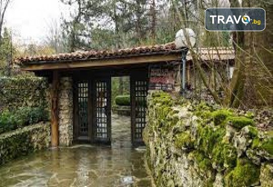 Мини почивка на Северното Черноморие! 2 нщувки, закуски, посещение на Нос Калиакра, Мидената Ферма Дълбока, Аладжа манастир, плаж и транспорт от Рикотур - Снимка 8