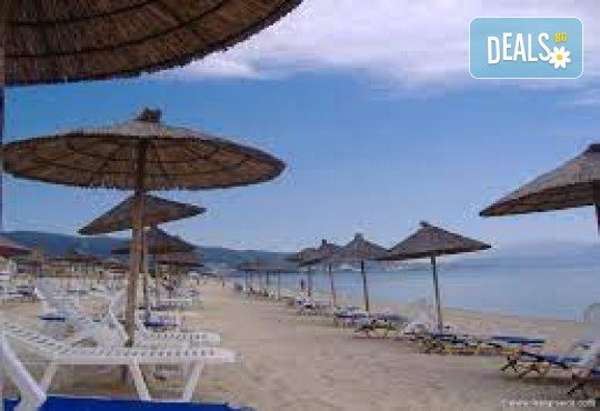 Цяло лято на плаж в Аспровалта или Ставрос, Гърция, плажовете със син флаг! Екскурзия за един ден от Рикотур - Снимка 7