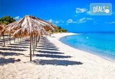 Цяло лято на плаж в Аспровалта или Ставрос, Гърция, плажовете със син флаг! Екскурзия за един ден от Рикотур - Снимка