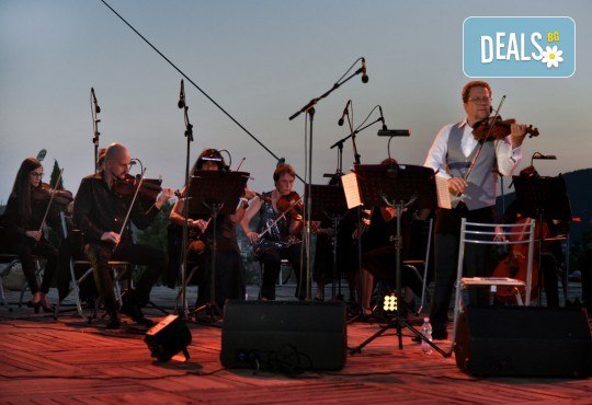 Концерт на 28.07. на Веско Ешкенази, Вероника Тодорова и Плевенската филхармония с диригент маестро Георги Милтиядов в Лятно кино, Ямбол - Снимка 13