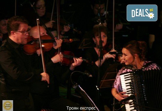 Концерт на 28.07. на Веско Ешкенази, Вероника Тодорова и Плевенската филхармония с диригент маестро Георги Милтиядов в Лятно кино, Ямбол - Снимка 14