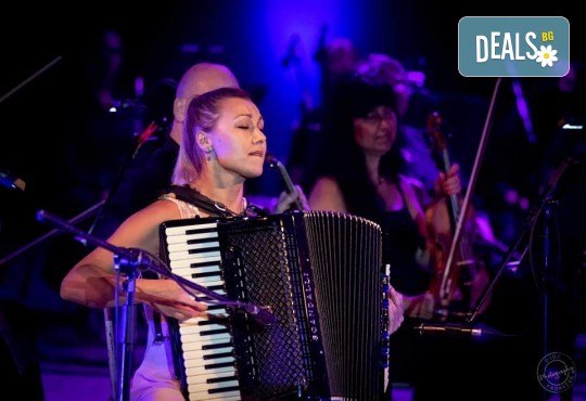 Концерт на 25.07. на Веско Ешкенази, Вероника Тодорова и Плевенската филхармония с диригент маестро Георги Милтиядов в Летен театър, Бургас - Снимка 11