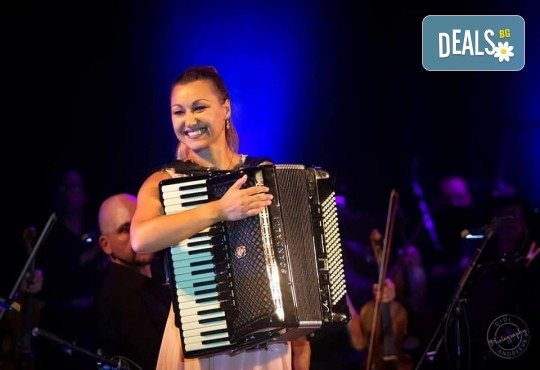 Концерт на 25.07. на Веско Ешкенази, Вероника Тодорова и Плевенската филхармония с диригент маестро Георги Милтиядов в Летен театър, Бургас - Снимка 9