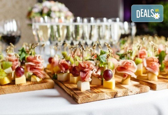 За Вашия празник! Сет брускети 30/60 броя, 3 вида, аранжирани и декорирани от Bruschette Italian bistro - Снимка 2