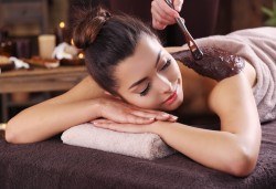 За вашата любима или любим! Релаксиращ 45-минутен масаж с масло от шоколад или жасмин в Chocolate studio - Снимка