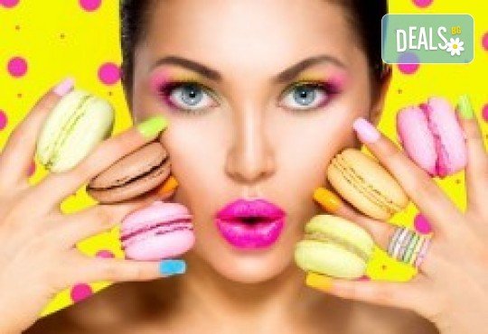 Супер оферта! Дълготраен маникюр с гел лак BlueSky или Shellac в The Castle of beauty в центъра на София - Снимка 1