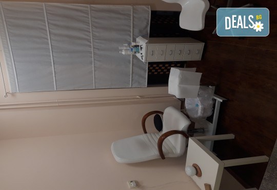 Дълготрайни и красиви цветове! Маникюр с гел лак, ноктопластика с гел изграждане или педикюр с гел лак в Артистик Студио - Снимка 13