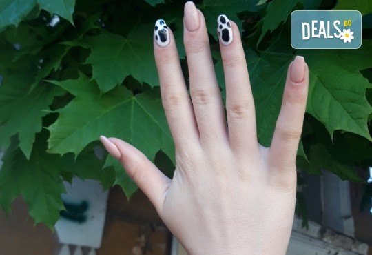 Дълготрайни и красиви цветове! Маникюр с гел лак, ноктопластика с гел изграждане или педикюр с гел лак в Артистик Студио - Снимка 2