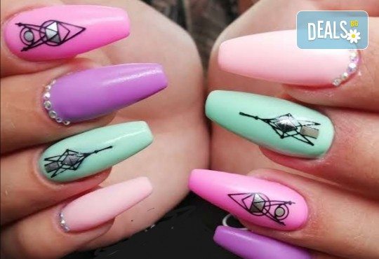 Неустоимо предложение за гр. Варна! Ноктопластика / изграждане с висок клас материали - акрил или гел Clarissa от Beauty Center Melissima, Варна - Снимка 4