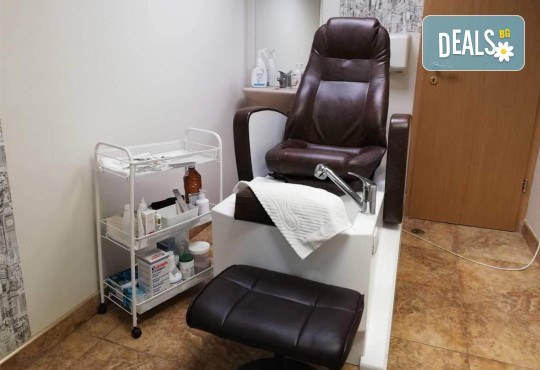 Неустоимо предложение за гр. Варна! Ноктопластика / изграждане с висок клас материали - акрил или гел Clarissa от Beauty Center Melissima, Варна - Снимка 15