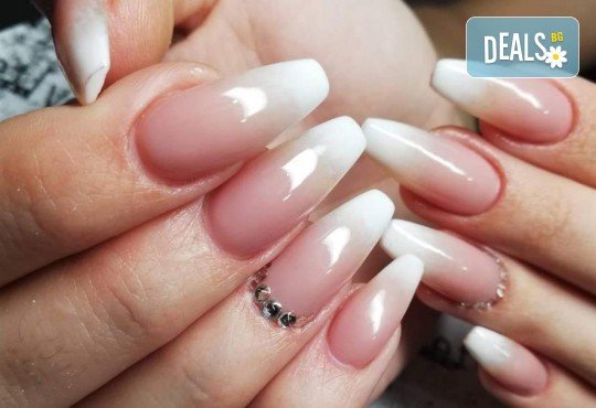 Неустоимо предложение за гр. Варна! Ноктопластика / изграждане с висок клас материали - акрил или гел Clarissa от Beauty Center Melissima, Варна - Снимка 3