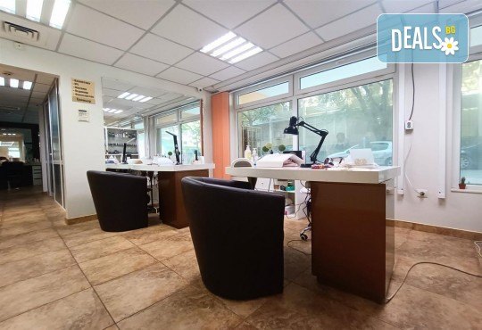 Неустоимо предложение за гр. Варна! Ноктопластика / изграждане с висок клас материали - акрил или гел Clarissa от Beauty Center Melissima, Варна - Снимка 11