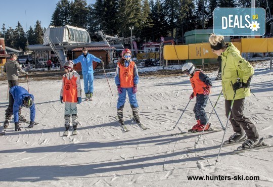 На ски в Боровец! Еднодневен наем на ски или сноуборд оборудване за възрастен или дете от Ски училище Hunters - Снимка 4