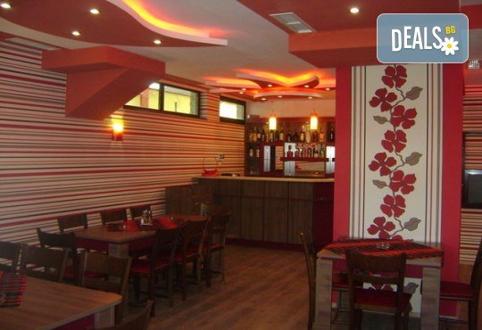 Посрещане на Нова година в хотел Жаки, Кранево! 2 или 3 нощувки с или без транспорт, закуски, празнична вечеря и СПА от Рикотур - Снимка 6