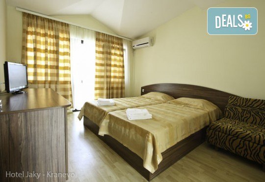 Посрещане на Нова година в хотел Жаки, Кранево! 2 или 3 нощувки с или без транспорт, закуски, празнична вечеря и СПА от Рикотур - Снимка 7
