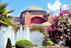 Фестивал на Лалето в Истанбул 2023 г и посещение на църквата на Първо число! 4 дни, 2 нощувки в хотел 4*, закуски и транспорт от Belprego Travel - Снимка