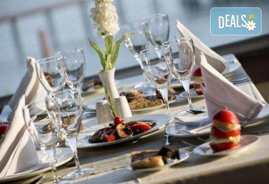 Майски празници в Incekum Beach Resort 5*, Алания, Анталия! 7 нощувки ALL Inclusive, басейни, водни пързалки, безплатно за дете до 10.99 г. и транспорт от Belprego Travel - Снимка 3