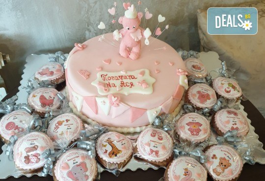 Сладък парти пакет за бебешка погача! Декорирани меденки и мъфини и 12, 16, 20 или 25 парчета торта от Сладкарница Джорджо Джани - Снимка 5
