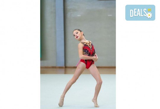 Художествена гимнастика за най-малките! Месечен абонамент от 8 тренировки за момиченца на възраст между 3 и 8 години от Клуб по художествена гимнастика Биляна - Снимка 1