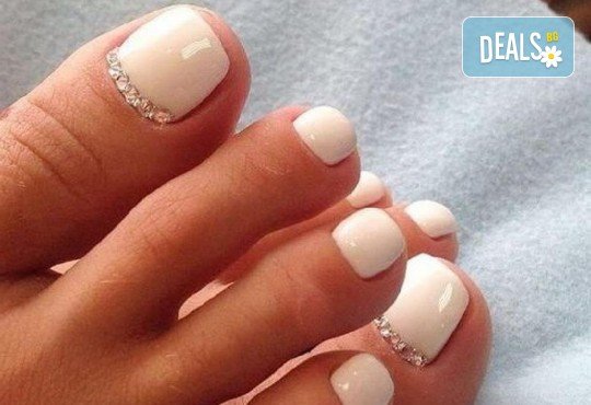 Нежни ходила с пролетно настроение! Поглезете крачетата си със SPA педикюр с гел лак в Салон за красота Beauty Angels - Снимка 5