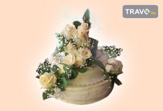 За Вашата сватба! Красива сватбена торта, декорирана с цветя, предоставени от младоженците и изпълнена от Сладкарница Джорджо Джани! - Снимка 6