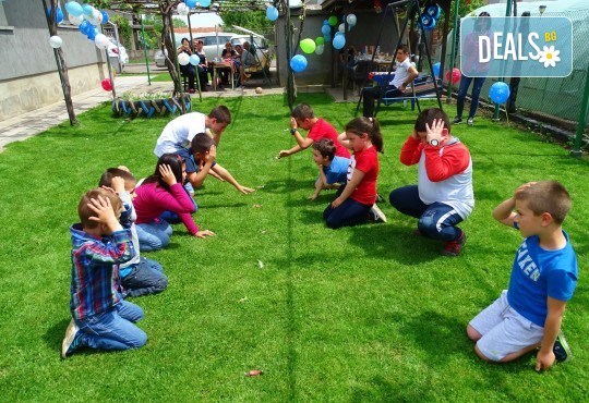 90 минути аниматор с игри и организиране на детска дискотека на избрано от клиента място от Party Queen - Снимка 5