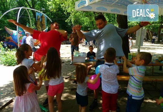 90 минути аниматор с игри и организиране на детска дискотека на избрано от клиента място от Party Queen - Снимка 8