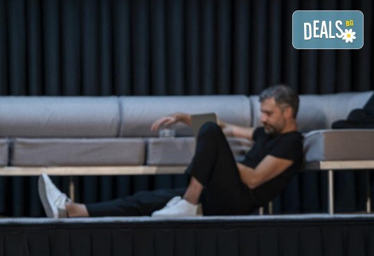 Гледайте Весела Бабинова, Христо Пъдев и Анастасия Лютова в Сцени от един семеен живот на 25-ти юни (неделя) в Малък градски театър Зад канала - Снимка 11