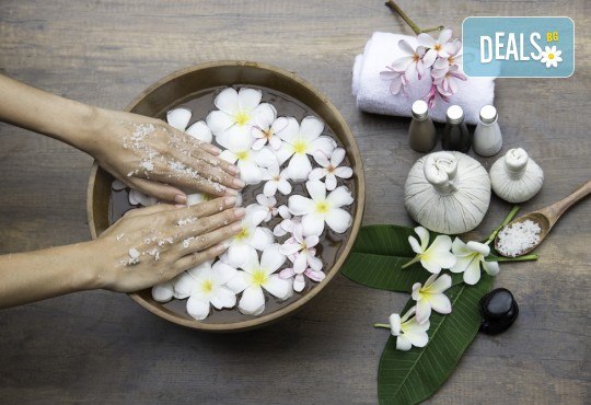 За красиви и здрави ръце! Маникюр с гел лак + СПА терапия за ръце в Салон за красота Beauty Angels - Снимка 4