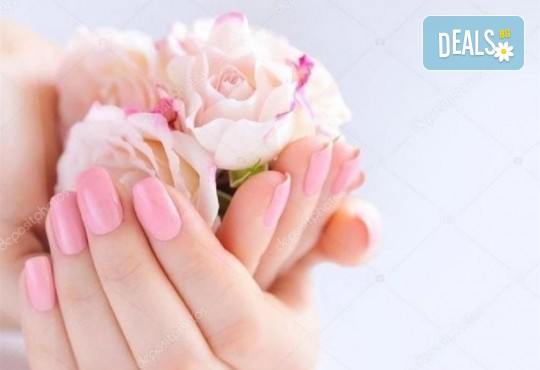 За красиви и здрави ръце! Маникюр с гел лак + СПА терапия за ръце в Салон за красота Beauty Angels - Снимка 2