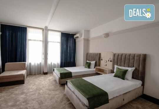 Нова Година в хотел Югославия, Белград, с участието на Мирослав Илич! 2 нощувки, закуски, гала вечеря в балната зала на хотела, собствен транспорт, от Голдън Вояджес - Снимка 10