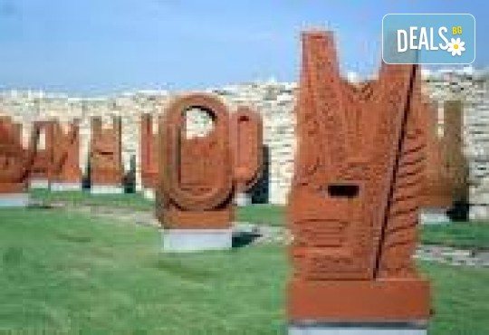 Екскурзия до Мадара, Плиска, Разград и Шумен! 2 нощувки, закуски и транспорт с луксозен бус 8 + 1 от Рикотур - Снимка 4