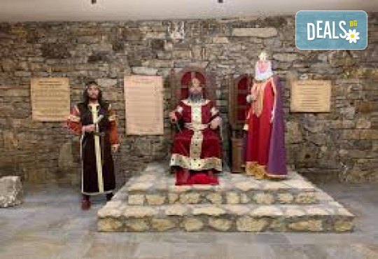 Екскурзия до Мадара, Плиска, Разград и Шумен! 2 нощувки, закуски и транспорт с луксозен бус 8 + 1 от Рикотур - Снимка 2