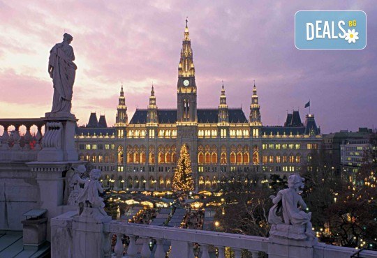 Коледа във Виена! 4 дни, 3 нощувки в хотел по избор и самолетни билети от Luxury Holidays - Снимка 2