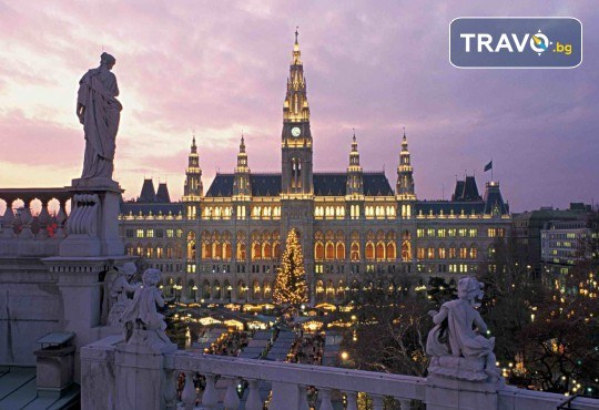 Коледа във Виена! 4 дни, 3 нощувки в хотел по избор и самолетни билети от Luxury Holidays - Снимка 2
