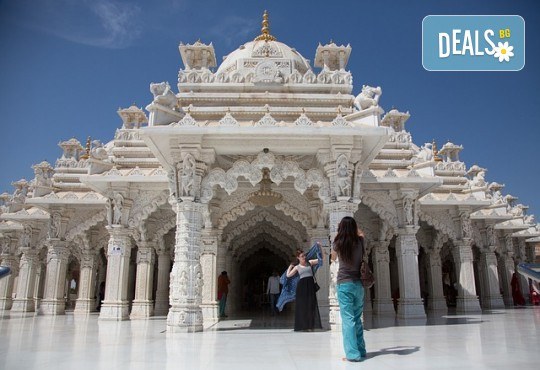Екскурзия до Индия, Златният триъгълник с Каджурахо и Варанаси! 9 дни, 7 нощувки, закуски, вечери и самолетни билети от Luxury Holidays - Снимка 2