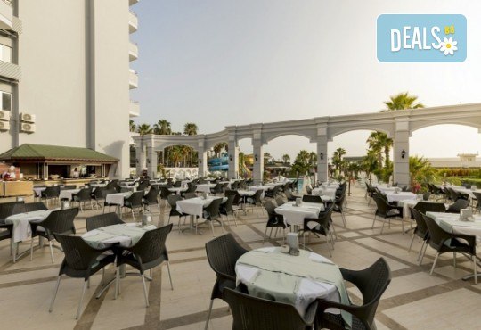 Ultra All Inclusive ваканция на море в Holiday Garden Resort 5*, Анталия! 10 дни/ 7 нощувки, транспорт и безплатно за дете до 11.99 г. от Belprego Travel - Снимка 3
