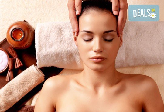 60-минутен класически, спортен или релаксиращ масаж на цяло тяло + бонус: масаж на лице - 1, 5 или 10 процедури в салон за красота Слънчев ден - Снимка 2
