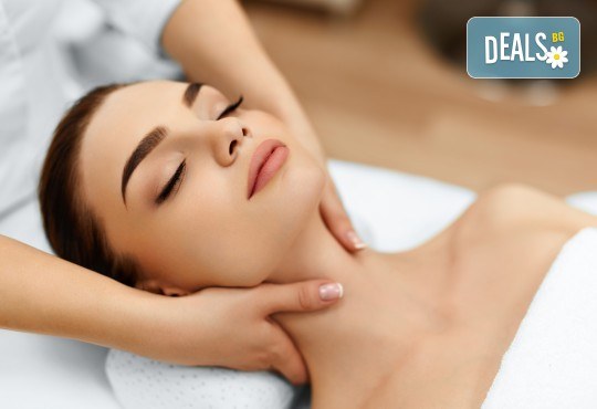 60-минутен класически, спортен или релаксиращ масаж на цяло тяло + бонус: масаж на лице - 1, 5 или 10 процедури в салон за красота Слънчев ден - Снимка 4