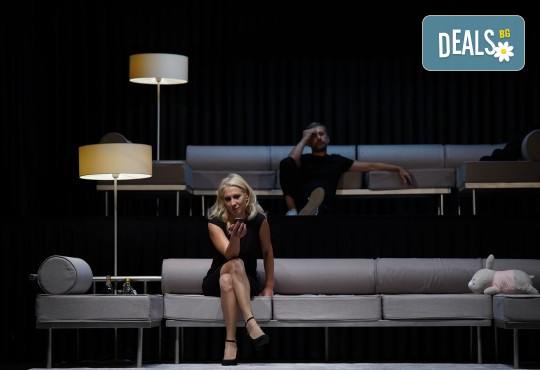 Гледайте Весела Бабинова, Христо Пъдев и Анастасия Лютова в Сцени от един семеен живот на 9-ти октомври (понеделник) в Малък градски театър Зад канала - Снимка 7